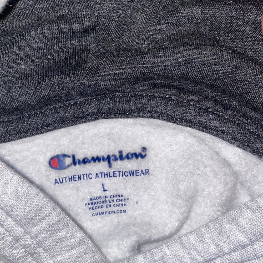 Champion Gray Sweater Classic Athletic Design - Picture 4 of 5